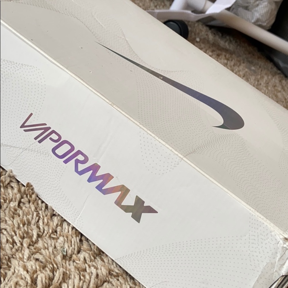 BRAND NEW WOMANS VAPORMAX